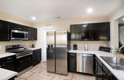 Cozy Home - Self Check-In w/Spacious Deck - Foto 3