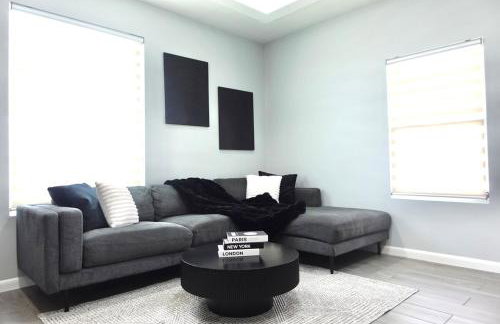 Pet-Friendly, Modern, Gated, Smart TVs, Fast WiFi, Pharr Apartment - Foto 2