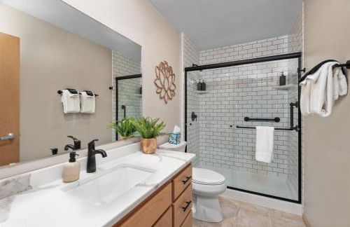 Charming Sister Bay Home Backyard Oasis & HotTub - Foto 36