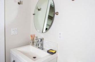 Comfy Studio with Cali King Size Mattress - Foto 28