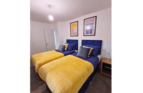 Cosy 4 Bedroom House in Seven Sisters Neath Port Talbot - Photo 9