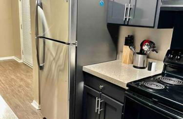 Short Walk to JSU Stadium, Hospitals, and Bars in Fondren - Foto 10