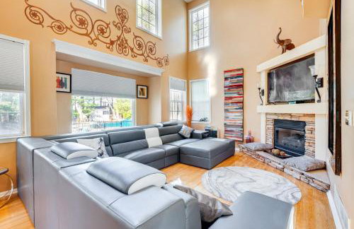 Theater and Game Room at Trenton Area Home - Foto 1