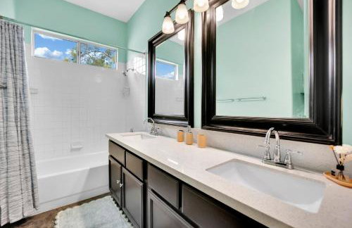 Spacious 6-bedroom house in Las Vegas - Photo 3