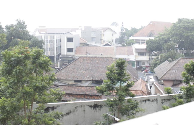 Strategic & Relaxing 2BR at Gateway Apartment Ahmad Yani Cicadas - Photo 28