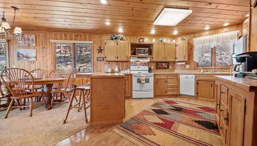 Holliday House - Photo 5, stove, dishwasher, pet friendly, minibar