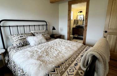 Charming Cabin with Spectacular Mountain Views near Madison River in Ennis, Montana - Foto 14