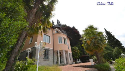 Villa Rina Deluxe and Cottage - Photo 2, Garden, Garden view