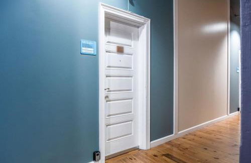 100 Year-Old Historic Brick 2BR Loft & Large Patio & Hammocks & High Ceiling - Foto 133