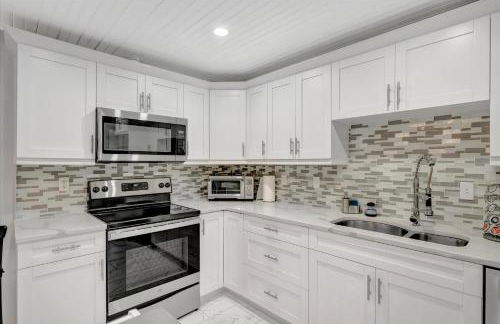 Sleeps 8 Near Busch Gardens with BBQ and Fenced Yard - Foto 41