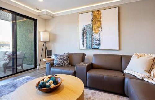 Upscale Lakeside Condo with Extraordinary Amenities at Topsider in Osage Beach 19mm - Photo 10