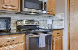 Spacious Pool House with tons of amenities! - Foto 28