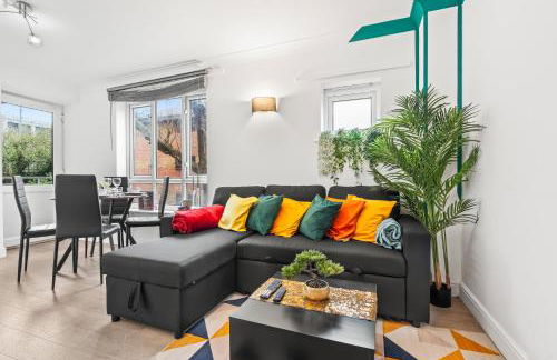 2 Cosy Bedroom Sleeps 6 02 Arena Perfect for Contractors Families and Groups - Photo 2