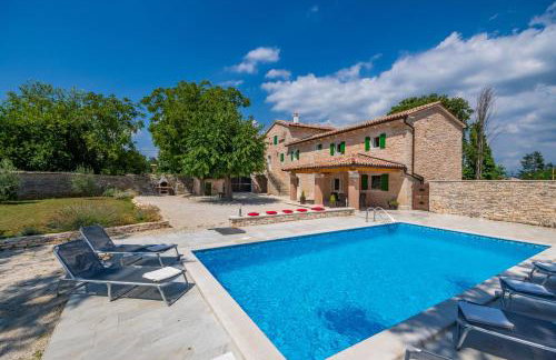 Villa Anton, a luxurious rustic villa in a peaceful setting - Foto 23