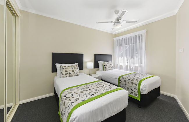 Flynns Beach Resort - Photo 3