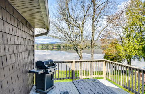 Lakefront New Hampshire Hideaway with Deck and Views - Foto 31