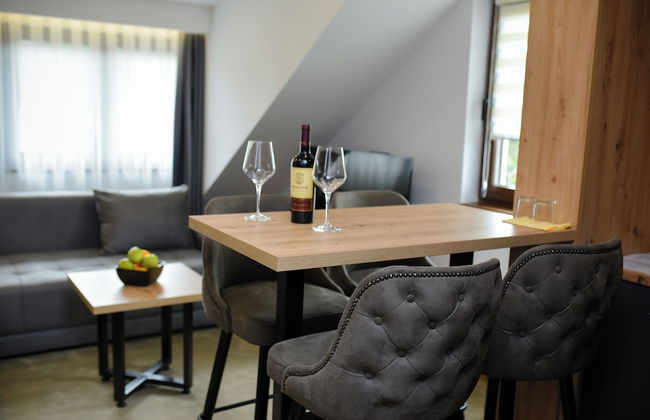 Lakeside Residence - Photo 5