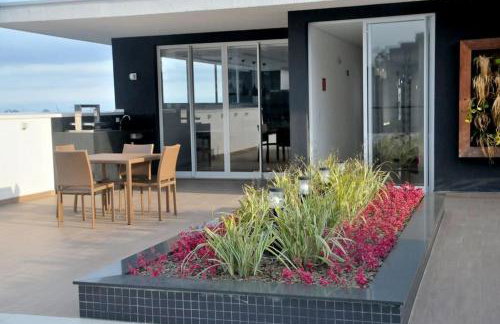 709- Apartamento Decorado Encantador, mobiliado, amplo, cozinha completa, Excelente localização no Rebouças - Foto 29