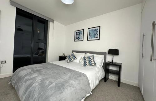 Cozy City Centre Apartment with Free Gym and Free Coffee - Photo 35