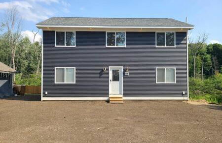 Stunning Lake Home w arcade and huge deck - Foto 51