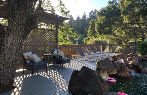 Relax and Rejuvenate- Lafayette Treehouse with Cave Spa, Waterfall, and Incredible Views - Foto 52