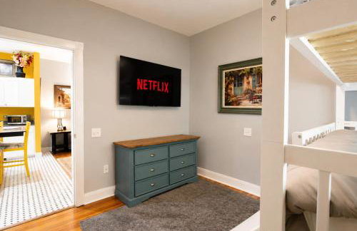 Dog-friendly home with large patio, W/D & central AC - Foto 57