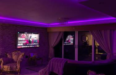 Family & Contractors 3 BR Bungalow Cot Garden Netflix Coffee Station - Foto 9