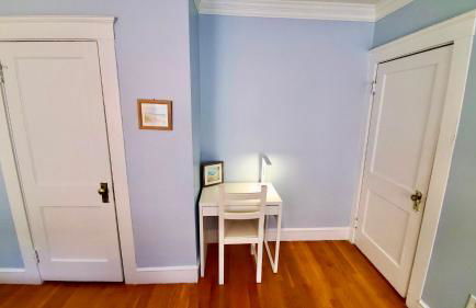 Near Train Station Gorgeous 3-Bedroom Apartment with Patios - Foto 10