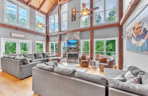 The Retreat at Wildwood - Hot Tub Theater & Deck - Foto 1