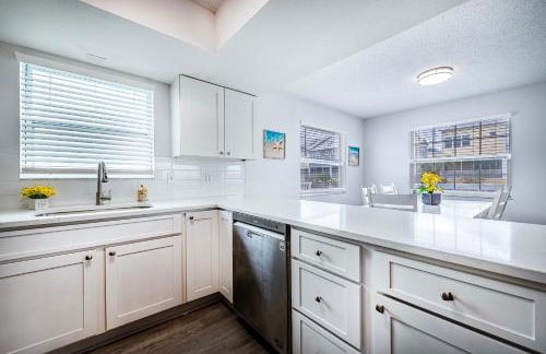 2bd 2ba Beachside W 3Min to Beach - Foto 6