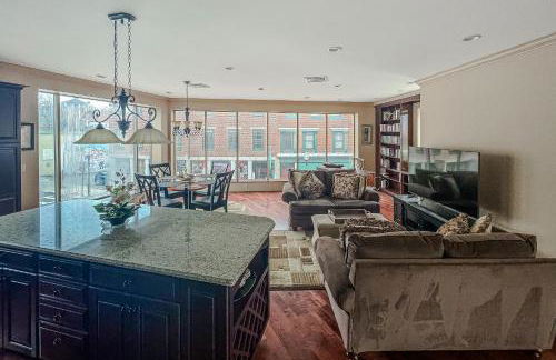 Gloucester Harbor Hideaway - Photo 1