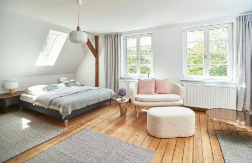 Stylish Apartment In A Historic Country House - Photo 1