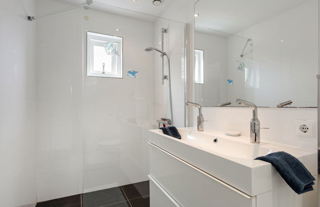 2 bedroom House in Brouwershaven with garden and terrace - Photo 17