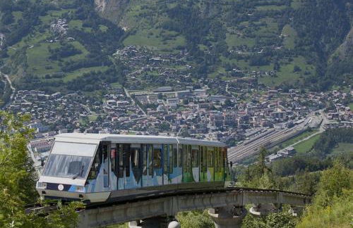 Appartement spacieux et lumineux plein centre vue les arcs - Photo 2