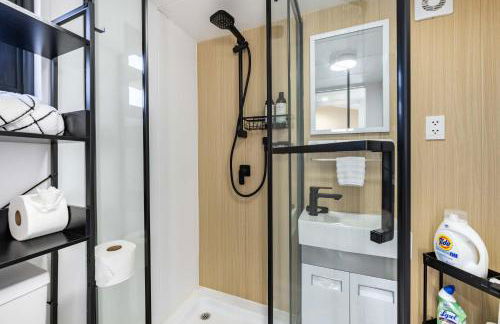 Unique Tinyhouse Retreat with BBQ Near Asheville - Foto 17