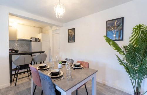 Open Mind Property - HotTUB, 4 Beds & 2 Free Parking - Foto 17