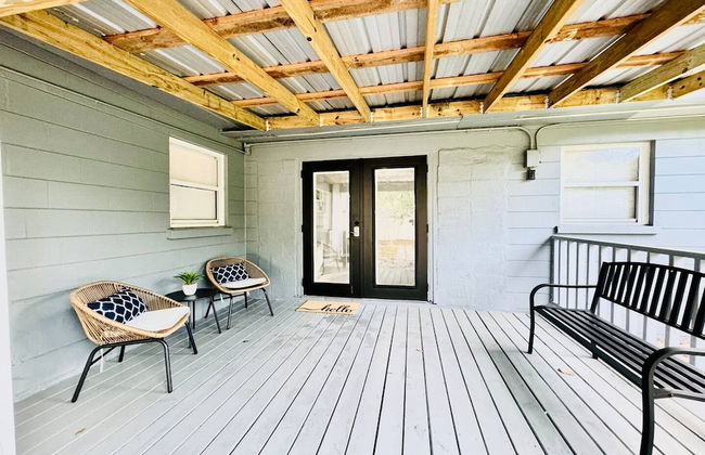 Tranquil Retreat King Bed Office Patio - Foto 6