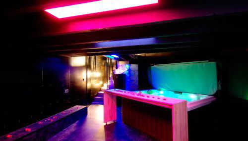 Mieuxqualhotel jacuzzi privatif La retro - Foto 3