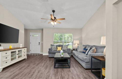 Pet-friendly, Heated Pool, Close to Everything 3 Bedroom Home - Foto 7