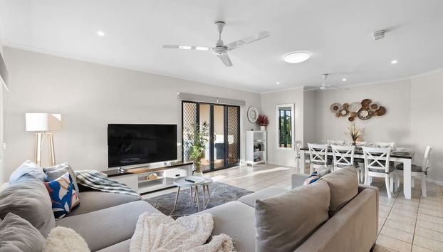 Waterfront Retreat Sea Views - Huge Pool - BBQ - Foto 2, Habitación