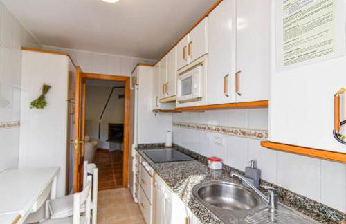 Cómodo y coqueto chalet con jardín en Argoños - Foto 8