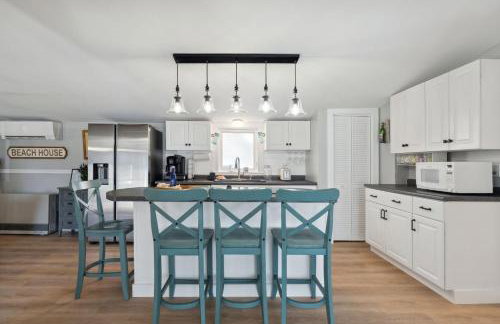 Riverside Retreat Minutes to Beach Updated Kitchen - Foto 16