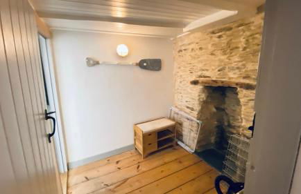 SPINDRIFT is A Beautiful Newly Refurbished THREE BEDROOM Private Family House located on the OLD HARBOUR and the COASTAL PATH in the Heart of Beautiful POLPERRO - Foto 14
