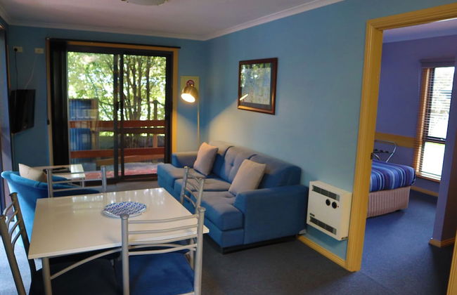 Strahan Bungalows - Photo 16