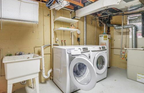 Arlington Townhome with Furnished Patio! - Photo 22