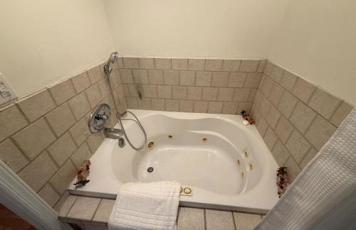 Family Nature Retreat Near LA with Indoor Grotto Pool - Foto 33