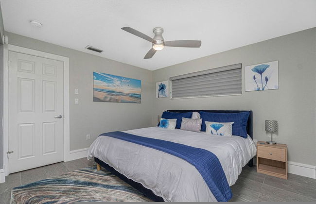 Tranquility - Waterfront Villa With Pool Dock - Photo 35