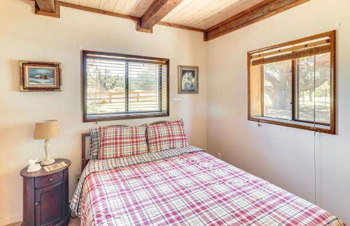 Hot Tub and Game Room! 30-Acre Vernon Retreat - Foto 19