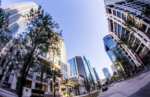 Spacious and bright in the heart of Brickell - Foto 46