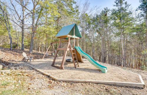 Cozy Table Rock Lake Boathouse with Pool Access - Foto 34